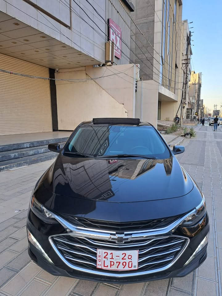 " السلام عليكم "
لليدور (نضيف ،مميز ، بدون صبغ )
_ شوفرليت " ماليبو "
_بلاك ادشن 
_  موديل { 2024 } 
_لون اسود   
_مواصفات  ' LT2 '
_ بانوراما
_رادار امامي 
_رادار خلفي
_رادار جانبي
_حساس خلفي
_داتا شو
_كامرة امامية تفاعلية مراقبة خط السير (تحذيرات)
_كامره خلفيه دواره 
_تحديد مسار 
_هاند بريك بصمه
_اوتو ستوب 
_مقعد السائق كهرباء
_مقاعد امامية تدفئة
_بصمه تشغيل وابواب وصندوك
_تشغيل عن بعد 
_لد امامي 
_كشاف نهاري
_ويل برمير حجم 19
_ تبريد مناخي منفصل 
_شاشة كبيرة تدعم نضام ابل كاربلاي + اندرويد اوتو(واير ليس) + جميع اعدادات السيارة + تحكم بالتبريد والمناخ
_ حادثها موضح بلصور
_شرط بدون دوخل 
_بدون ايرباك 
_بدون صبغ تبدل بلادي نفس اللون 
_ السيارة دخول جديد 
_ماشيه 21 الف بامريكا
_ صور الحادث مرفقه بالمنشور 
_ السيارة بحالة الوكاله وبكتلوكات الشركة من اصغر تفصيلة بيها لأكبرها حالها من حال الكلين تايتل
_السياره مرقم أربيل 
_  مكاني بغداد الكرخ 
_________________
                      ***********☎️

