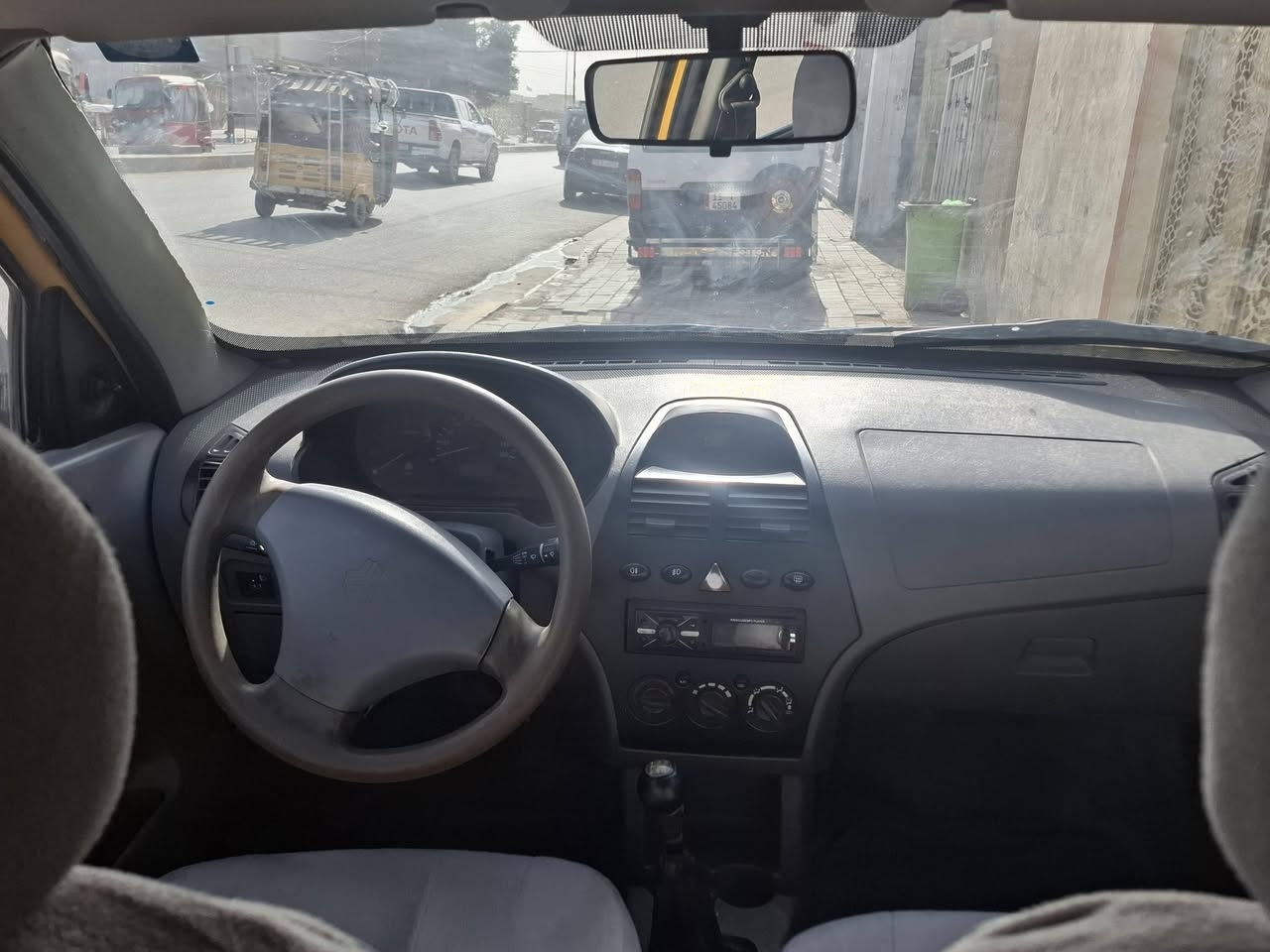 سلام عليكم سيارة للبيع السعر ٤٠ وبيهة مجال موديل 15 رقم ***********
