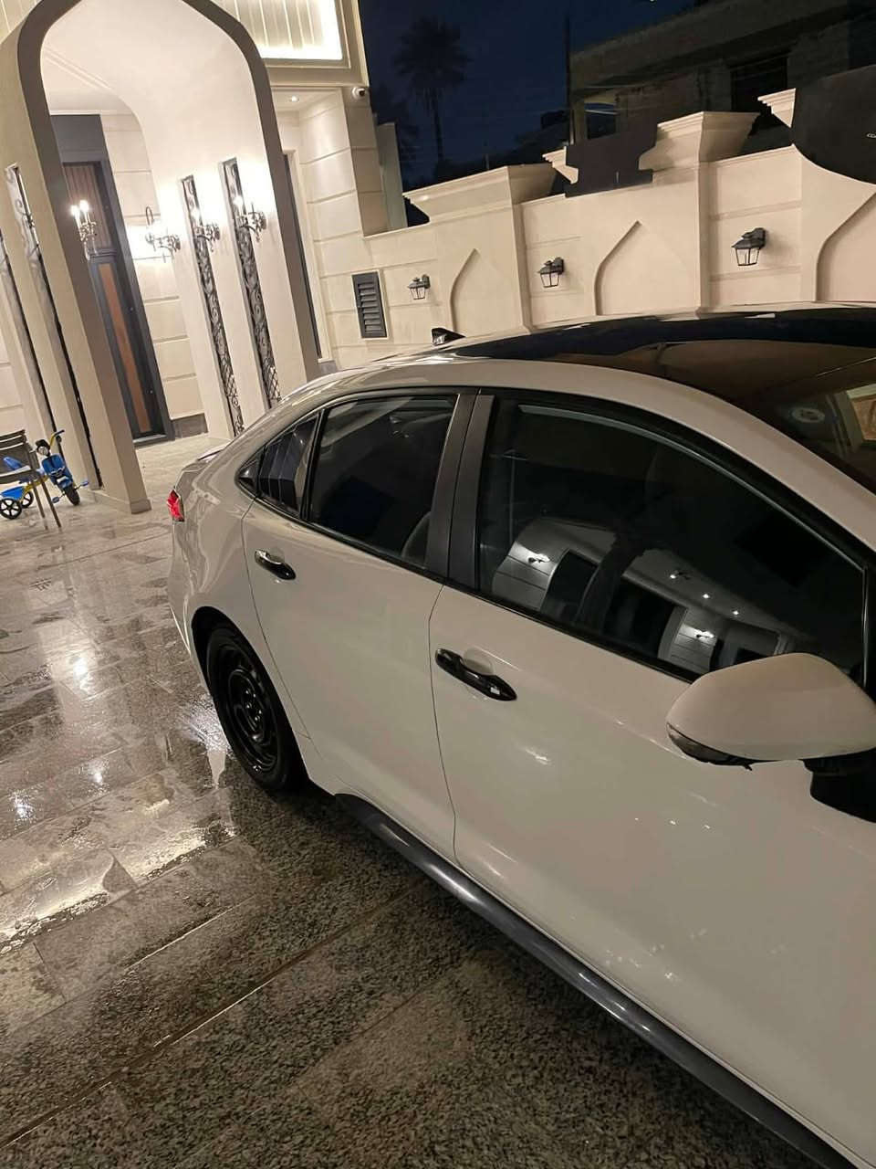 مواصفات: SE

الموديل:2022

اللون: ابيض تو كلر بلادي قماره سوده 

السياره حادثه من امريكا باب وجاملغ 

والبنيد بي بارد 

والسياره بيه ضربه خفيفه بل صفحه مال امريكا مال صفحة السايق ومعدلة PDR 

مكينة 2000

السياره خير من الله ترايه  شفتات سرعه شاشه جبيره تحكمات ستيرن تحديد مسار مانع انزلاق هاند بريك بصمه 
اوتو هولد مثبت سرعه كروز رادار امامي 

انظمة قيادة eco normal sport
السيارة رقم بغداد الجديد السيارة بسمي تحويل ثاني يوم 
السعر/ 138 وبيهه مجال 
مكان السيارة بغداد  الاعضمية 
للأستفسار الاتصال على الأرقام التالية
***********/***********

