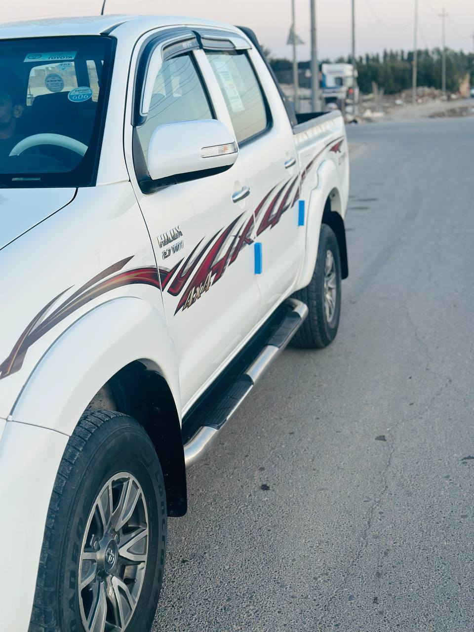 سلام عليكم
فورويل 2013 كويتي كفاله عامه 

مكينه وكير وحداديه وتخم تاير كله جديد 

رقم اربيل الجديد جاهزه من كلشي 

السعر 205 وبيه مجال 

مكان السياره الديوانيه قضاء الحمزه الشرقي 

‏‪***********‬‏
