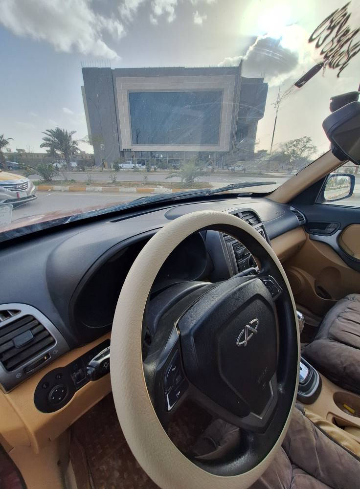 شيري تيكو 2013  
ضربه جاملغ   خيط تبخير 
السياره جاهزه من كلشي تايرات جدد 
بعض المشاكل البسيطه 
حداديه ١٠٠ بالميه
*********** ناصرية, ذي قار
