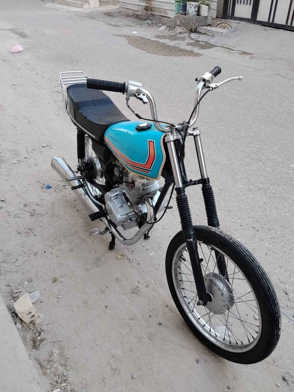 للبيع ايراني نامه متياز تعمير 24 كلك مكفوله دراجه حلوه ونضيفه مال شغل شلع ومعدل فول عنوان كربلاء شارع فندق البارون ***********
