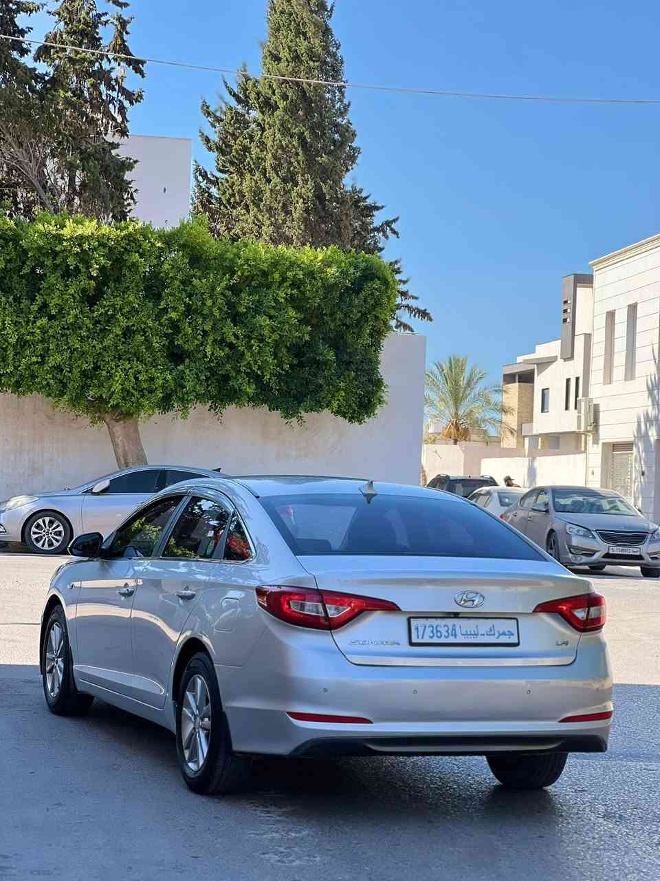 عيب لا وبسعر 🔥  
#سوناتا2016 محرك20 #مرغوووب 👌😍

‏| #SONATA_ | 2016 | 4 CLyinder| 2.0 Liter| 🤍❤️
🌟 سعـة المحـرك : 2.0💯✅

🌟 سـنة الصـنع : 2016 

الف كيلو)✅ 🔥

🌟 نـاقل الحـركة : أوتوماتــگ  💯✅

🌟المميزات : 
   _ صالون ممتاز 
   _ حساسات 
   _ تحكم كامل ف المقود
   _  محرك كمبيو قص قشره درجه اولى 
   _ دبل كمبيو  
   _اضاءة ضباب 
   _حساس ضغط هواء الاطارات مع اطارات جديده كليا ♥️

🌟 خَـاليـة مِنَ القَصْ و السُّـوسْ والقِشرةٌ  وفرق اللون نهائي ♥️✋✅
🌟 محرگ وكمبيو   10/10 بالضمانه قلّب وين مايعجبك💯✅

🌟 الحـالة : مُمتَــٰـازَة جداً 💯✅

🌟 إستيــراد كوريا حديث 🚗 🇰🇷✅

🌟 جمرك / رسالة مفتوحة كيف وصله

-خاليه من جميع العيوب الميكانيكية والكهربائية ✅

السعر :
 الرقم092.96.99.99.8
المكان :طرابلس معرض الشفتري 📦


**إذا كنت صاحب هذا الإعلان وتريد حذفه لأي سبب، رجاءا أرسل رسالة إلى الدعم الفني**