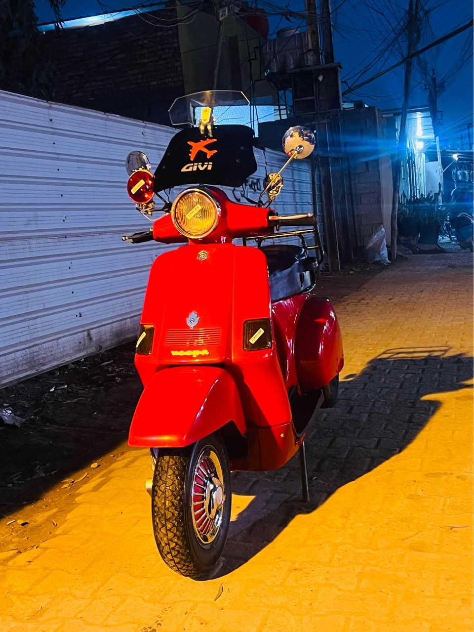 دراجة vespa للبيع تواصل ويه صاحبها اني مُكلف بالنشر ‭0783 345 3847‬ مكان الدراجة بغداد الشعلة بغداد, العراق

