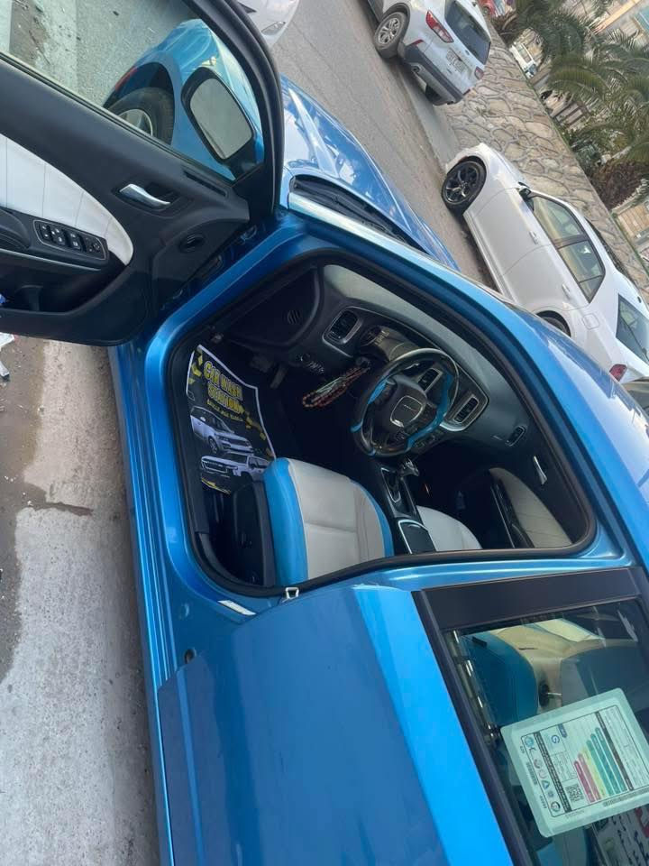 السلام عليكم جارجر2019
لون مميز بحري خليجي خليجي حجي دور جديد 

حجي دور كلين 

Sxt 

كلين كلين من بارد وصبغ 

ماشيه 75 m 

مكان بغداد 

رقم اربيل جديد بسمي 

الشراي يتصل 

***********
