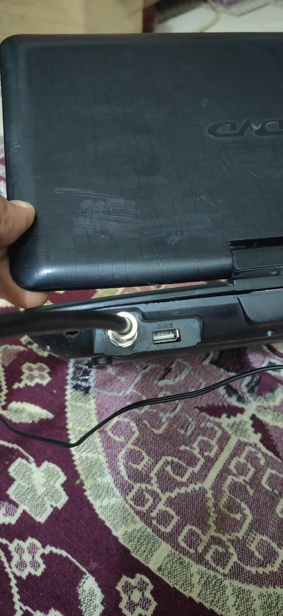 السلام عليكم..ديفيدي محور خاص للتنصيب وباشارات كبيرة وحقيقية ماخوذ من فايندر نوع بريميوم الغني عن التعريف.. يعمل بفولتية 12 فولت وبعدة ريموتات.. تم عمله باحترافية عالية وتعديل من قبلي.. السعر 50 الف دينار.. لايوجد توصيل.. مكاني الحلة شارع الشاوي ***********
