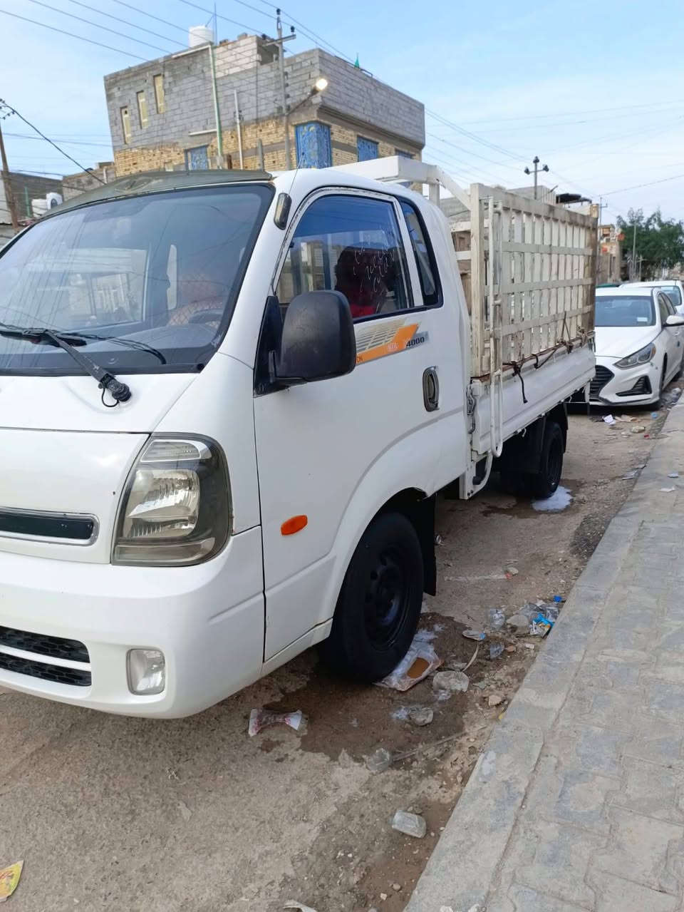 كيا بنكو مكفولة موديل ٧مكينة توني شادها اليوم عندي وصل ضمان كير حدادة مكينه زيرو ماماشية رقم بصره مكان بصرة سعر ٧٧رقم راعي السيارة ***********بدي جديد زلغ مابيها
