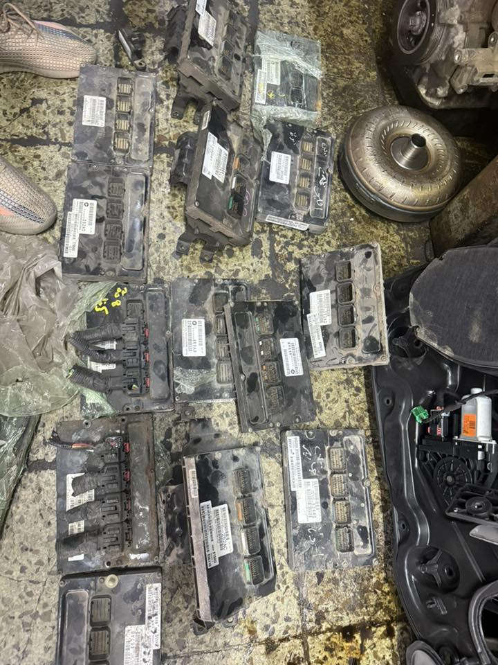 السلام عليكم📣📣📣📣📣🌹🌹🌹🌹🌹🌹
وصول ادوات جيب ودورنكو جميع الموديلات من2011 الى 2022
  محركات 3600 و 5700 جيب ودورنكو جميع قطع السياراه من الدعاميه الى الدعاميه كيرات فور ويل وتوويل فظل من الله كلشي متوفر😘😘
عنوانه الطالبيه مقابل اللاستداره الثانيه يسارا محلات المولى 🌺
فرع الثانيه شارع الظلال بعد تقاطع النهظه يسارا شركه الوهران
متواجدين بالفرعين طيله ايام لاسبوع💥💥💥
توجد ورشه للصيانه🛠️🪛🔨⚒️🛠️
توجد خدمه للتوصيل جميع المحافظات 🚕🚁🚖🏎️🏍️
للاستفسار ***********☎️☎️
واتساب ماسنجر 🟩🟥
الله يحفظكم ويعمر حلالكم يارب🤲🤲🤲
