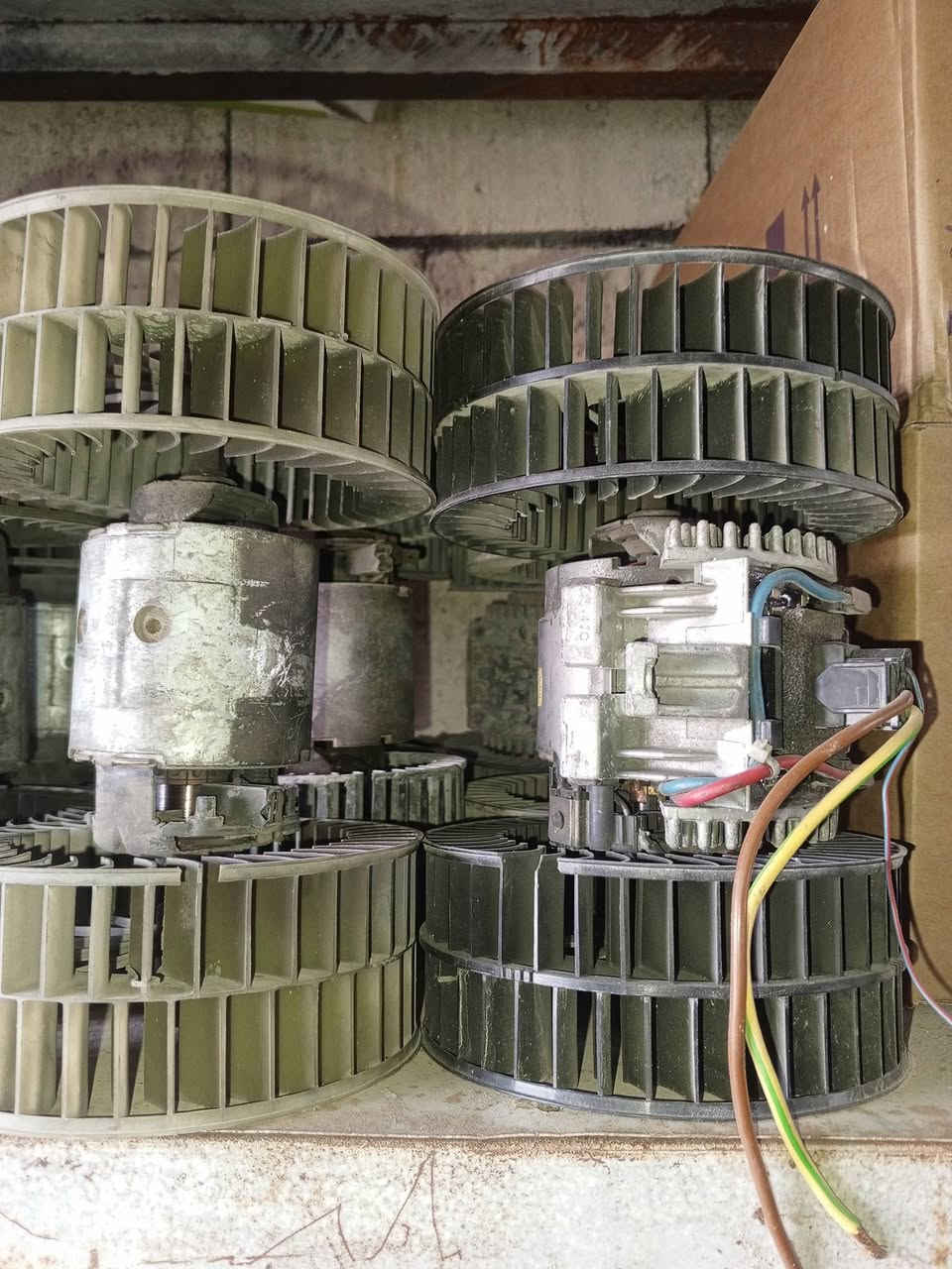 متوفر غراض BMW جميع الأحجام محلات أبو حيدر التميمي بصره الزبير شارع الشعبيه الجديد قرب سنتر در الجنوب رقمي ***********
