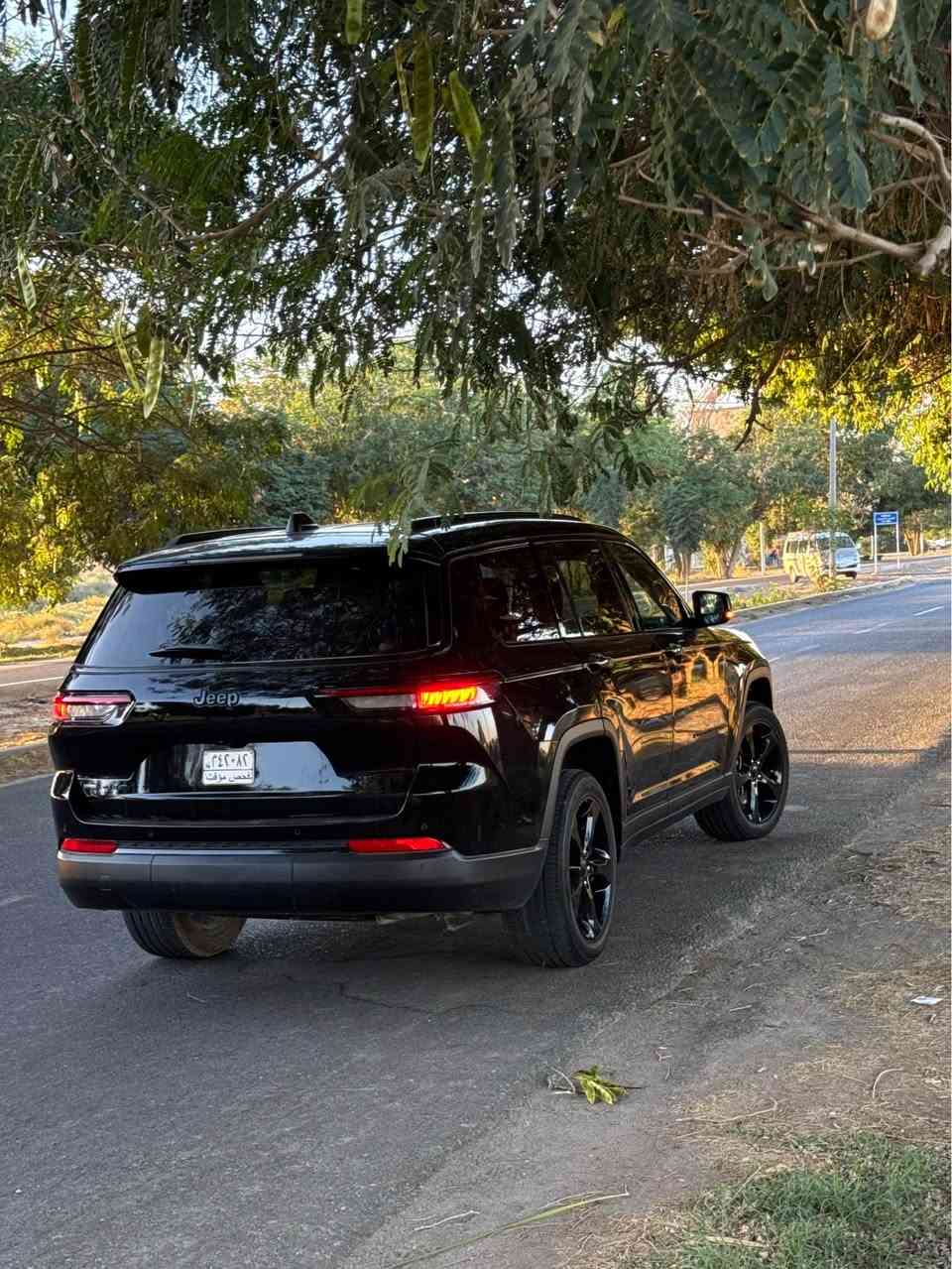 ‏ jeep Grand Cherokee Laredo L Black Top 2023
.
المواصفات الأساسية:
 • الموديل: Jeep Grand Cherokee
 • الفئة: Laredo Black Top بلاك توب
 • السنة: 2023
 • المحرك: V6 سعة 3.6 لتر ‎ 
*
*ماشيه 21 فقط 
*حره بدون رقم بأسمي منفيست
 *7 راكب VIP منفصل
*شفتات سرعه
 *جنطه كهرباء
*رادارات مانع تصادم 
*اوتو ستوب خروج عن المسار 
*تشغيل عن بعد 
*تدفئه  مقاعد امامي خلفي مع المقود 
*تبريد 3 قطع
*شاشه كبيره لمس 
‏‎* رادارات جانبيه خلفيه 
‏‎* تحذير الخروج عن المسار 
‏‎* تحذير النقطة عمياء  .
‏‎* نظام تحذير عند التقاطعات.  
‏‎* المصابيح الأمامية LED.
‏‎* كشافات الضباب LED. 
‏‎* دخول ذكي. 
‏‎* بصمة  للدخول الذكي. 
‏‎* حساسات خلفية. 
مكاني بابل تفاصيل اكثر متواجد خاص 
رقمي *********** حلة, بابل
