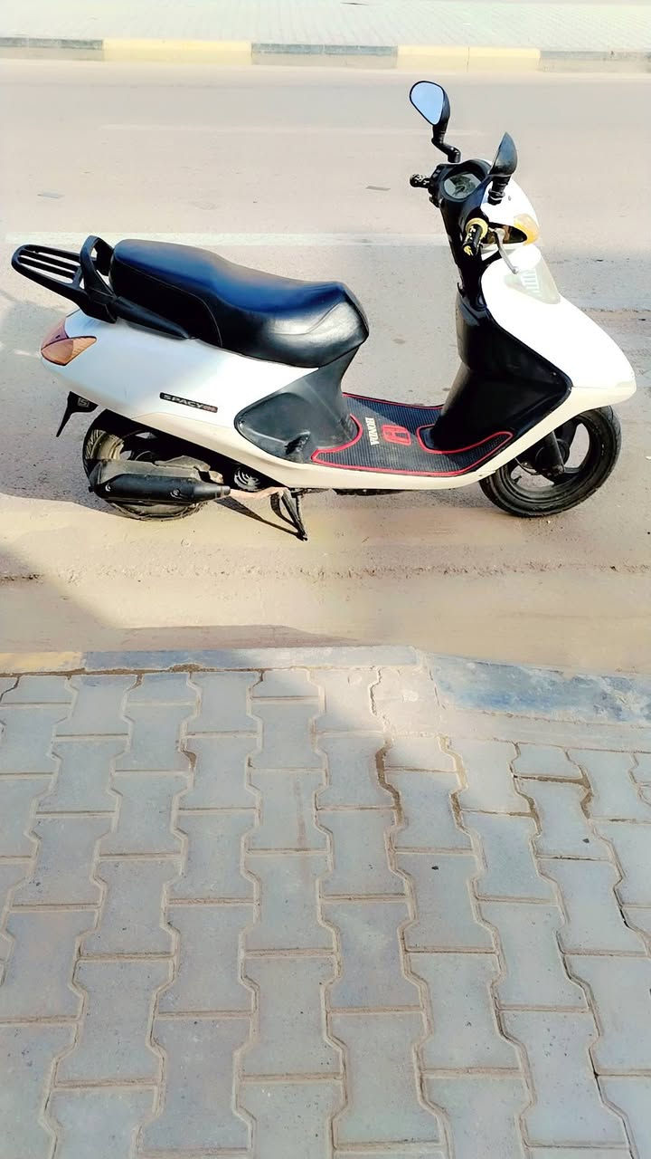 السلام عليكم
سبيسي الصناعه ياباني
مفتوحه مره وحده رايمر
تايرات جدد / باتري جديد
كهربائيات سغاله كابريتر جديد كفرات اصليه تشتغل سلف وهندر قفل جنطه واستيرن يعني دراجه ما اذب عليها الف دينار جاهزه السعر وباقي التفاصيل اتصل
***********
***********
واسط شارع الجوبه
