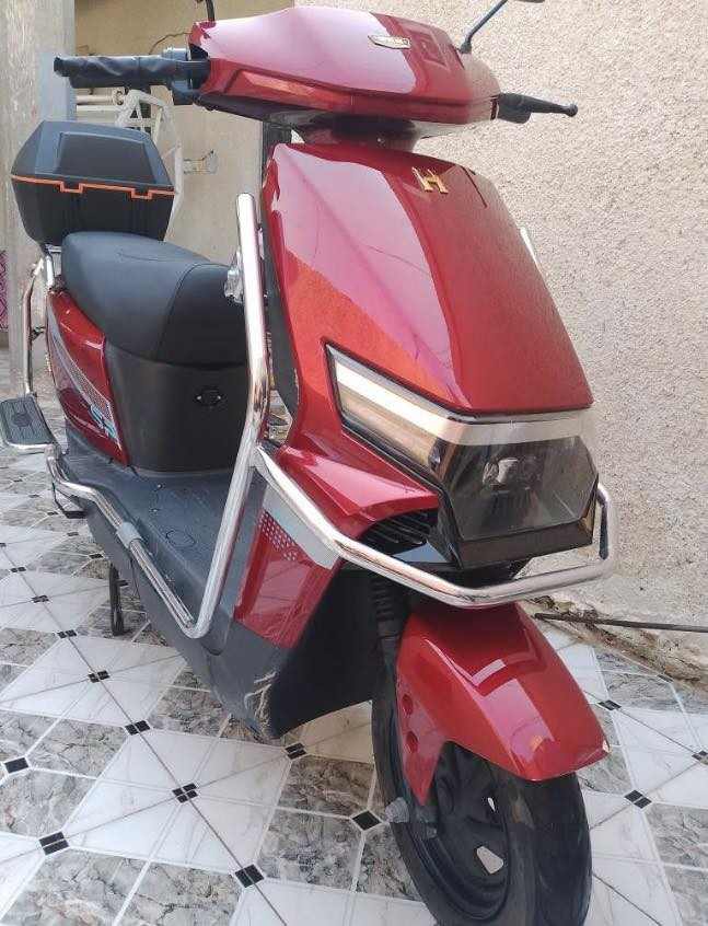 دراجه شحن 
صارلي خمس اشهر من أخذتها 
الداجه نظيفه يعني ما متعبها 
الي يريد تفاصيل اكثر عن الدراجه يجي خاص واتساب 
***********
السعر 750الف
