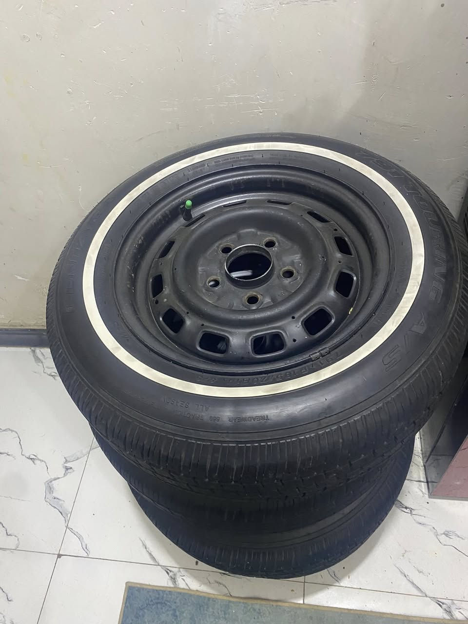 سلام عليكم تحويره حجم 14 للبيع ب300 ترهم الإنتره فورتي وياله اولدز وتاير سنتر نضافه 80/100 نتاج 24 جدد كلش لا كسر بيهن ولا فتيله + كبات ابو الأسد نضافه 90/100 طبكتهن موس ب250 مكاني واسط كوت مركز المدينه ***********
