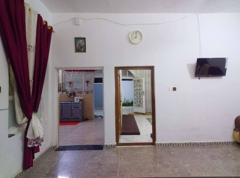 السلام عليكم بيت  للبيع التقية الثالثة ورة مطعم بغداد طابو زراعي طابقين التفاصيل اتصل على الرقم *********** 
***********
