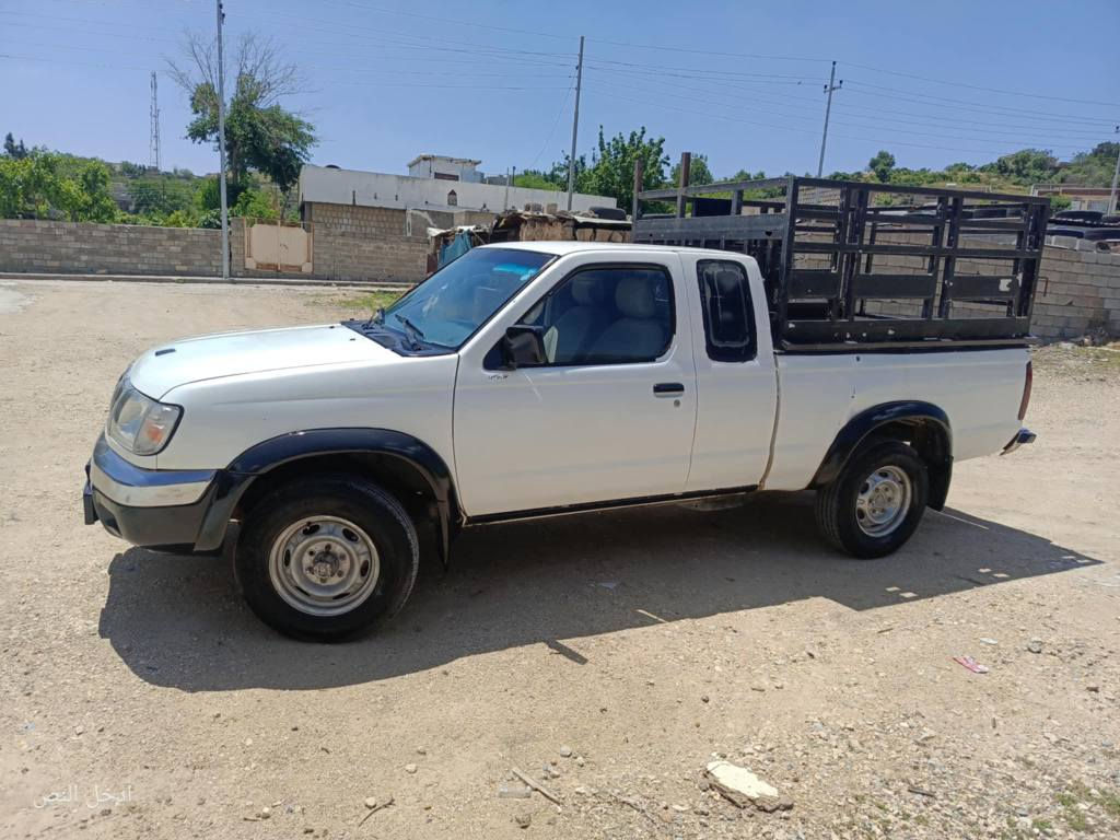 سڵاو ئەم نیسان پیکابە بۆفرۆشتن  مۆدێل 2000سەیارەکە بەشەرتی گێر و بەکینە و ئەکسل برایان ئەم سەیارە دەبڵ ئەکسلی دەرکراوە کامل چەند شوێنێکی بۆیاخە بەس من بە کامل بۆیاخ ئەیفرۆشم سەنەوی 2027بەسەرەچێ تابڵێی سەیارەیە جوانە بۆ زانینی نرخ و زانیاری زیاتر بەیوەندی بەم ژ.م ***********_***********بکەو السليمانية, العراق
