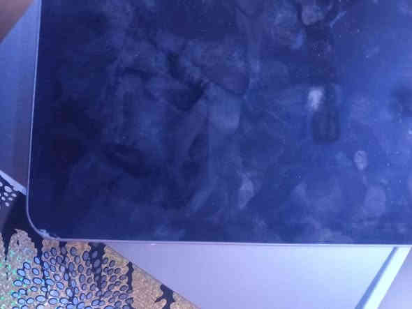 ايباد ١١ جيل الرابع عدد ثنين كامل ملحقاتهن 
ذاكرات ١٢٨ بطاريات ١٠٠ 
كلش نضيفات بس واحد بيهن بي طخه بلكلاس 
وسعر بلاش ولله صارن عليه بلاقساط ٣٢٠٠ 
مكاني بغداد الشعب ***********
