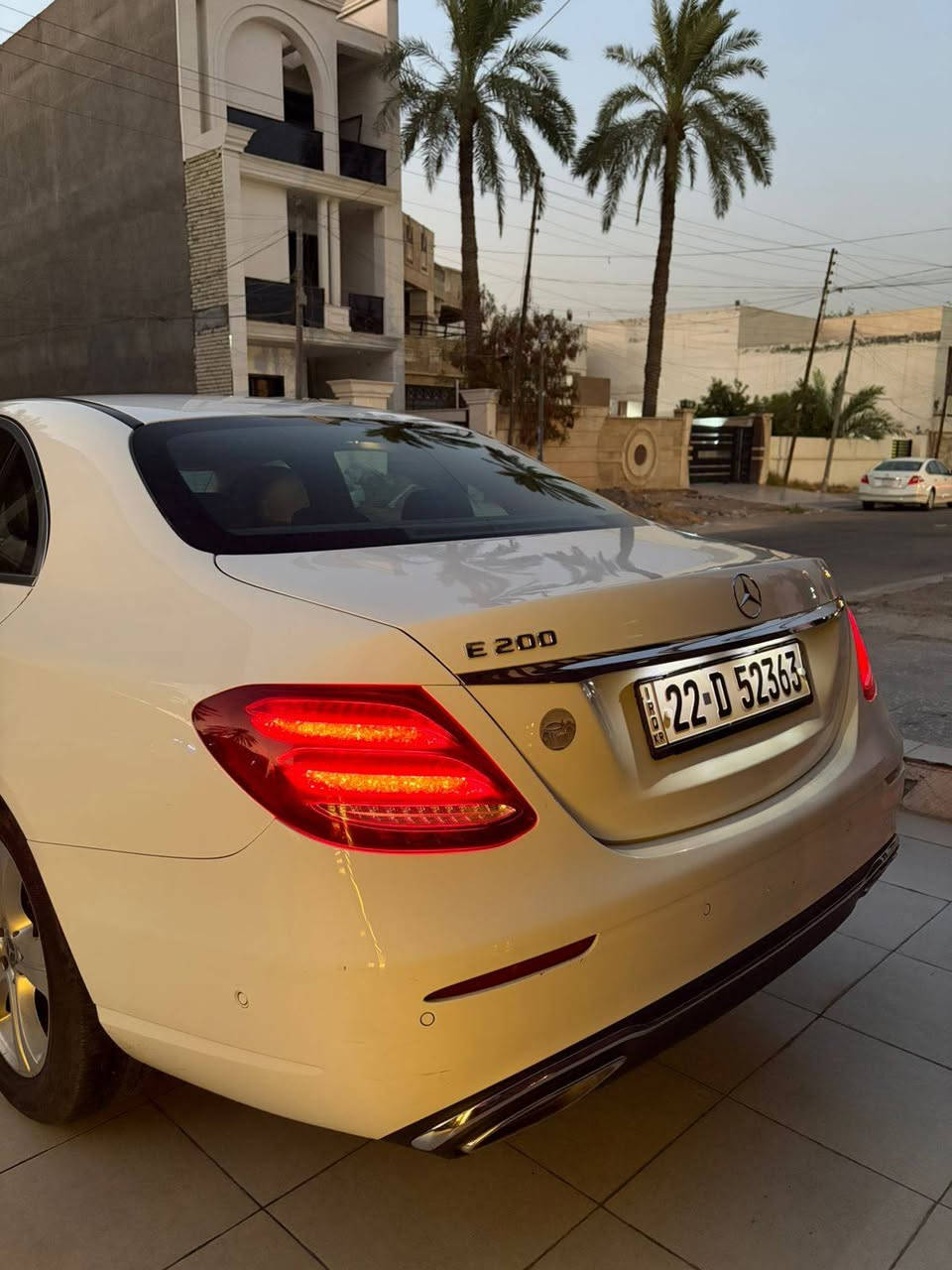 السلام عليكم 
سياره للبيع مرسيدس E200 2018
وارد ألماني مكفوله كفاله عامه 
الموصفات:
1_مكينه 2000 توربو 
2_دفع رباعي فورمتك
3-لايت عدسه متحرك 
رادارات °360
4_كامره خلفيه 
5_اوتو بريك أمامي خلفي 
6_مثبت سرعه تفاعلي عله السياره الكدامك 
7_اوتو بارك 
8_فتحه سلايد 
9_كشن كهربائي تدفئه 
10_خمس وضعيات قياده 
11_ تحكم ستيرن لمس  
12_ أوامر صوتيه
13_ اناره داخليه 64 لون 

السياره نضيفه و احلى من الصور مكان السياره بغداد المنصور 
للإستفسار: ***********
