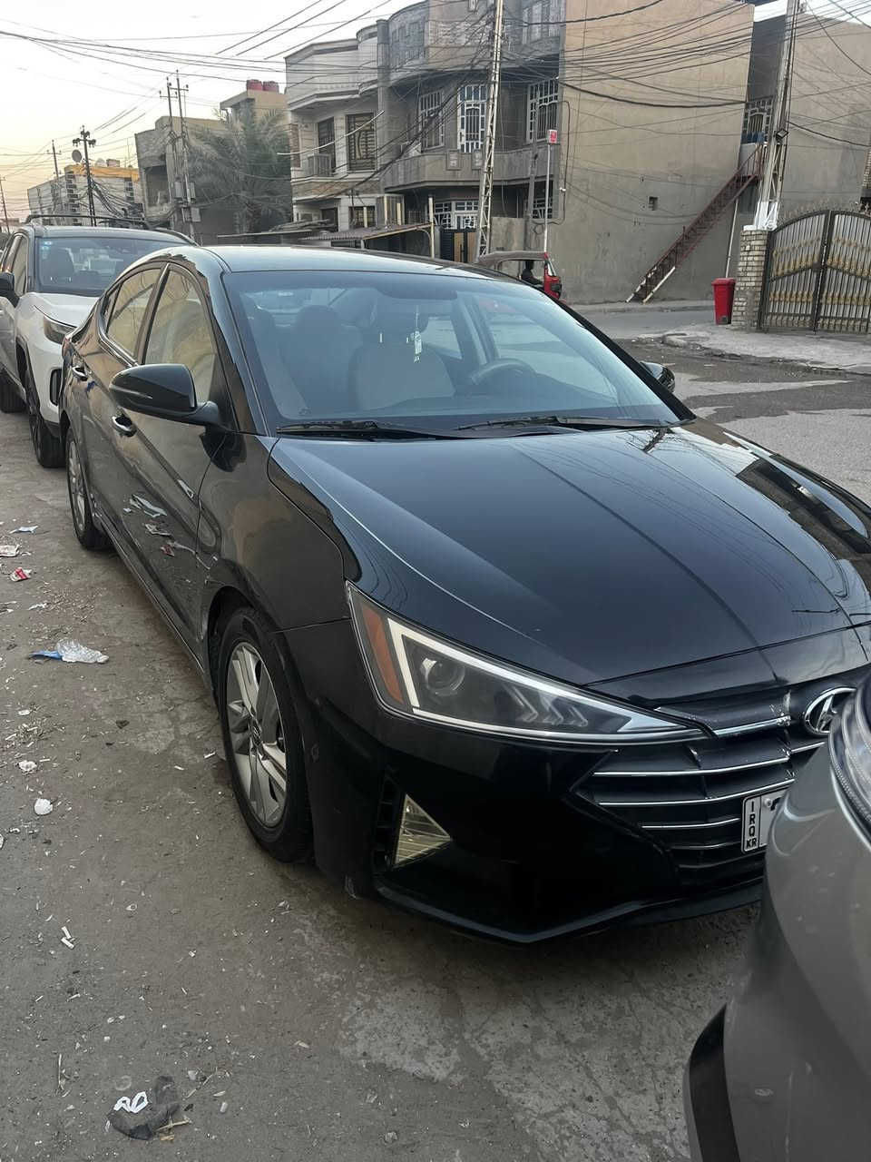 السلام عليكم
النترا ٢٠٢٠ وارد امريكي 
حادث جاملغ وباب ايمن 
السيارة جديده ماشيه ٧١٠٠٠كيلو 
مكان السيارة الدوره 
السعر ١٣٥$ وبيه مجال بسيط 
رقم الموبايل ***********
