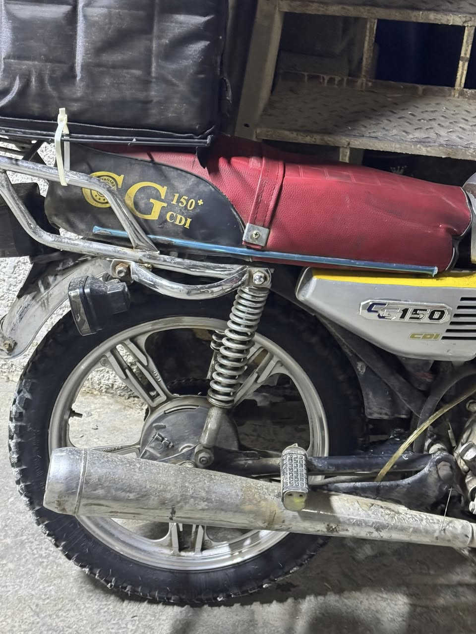 السلام عليكم دراجه أيراني موديل ٢٠٢٢ للبيع السعر ٤٥٠ العنوان الشعب قرب سوك شلال  الرقم ***********
