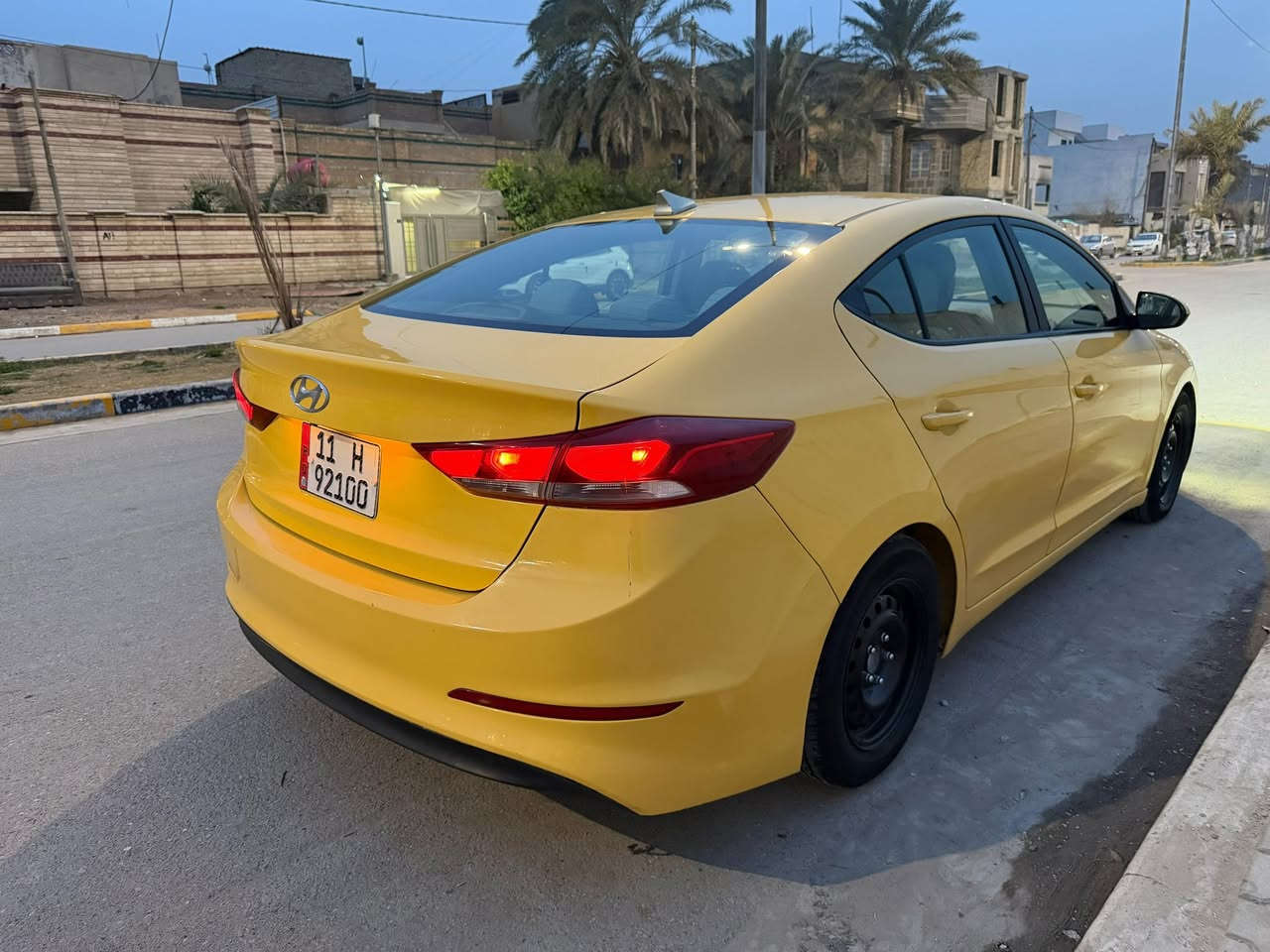 سلام عليكم
النتر موديل 17 سياره جديده وحلوه مكينه وكير خير من الله السياره تخم تاير كبل للشارع شغل وطلع السياره بيه بس البنيد بدون اي دواخل مكان السياره بغداد رقمي ***********
