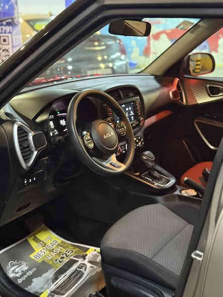 كيا صول موديل  2023 السعر مناسب جداً
 شكل 24   الشكل الجديد

رقم اربيل هزه وفحص وترقيم جديد 

نص مواصفات 

رادار امامي

تحديد مسار  

شاشه كبيرة كار بلي

  دشبول الكتروني 

نظام اوتو ستوب 

تحديد مسار السياره

مثبت سرعه كروز

شاشه اعطال ومعلومات السياره 

محرك 2000/دوش

سستم صوت 

تحكم ستيرن جهتين فول

مخرج USB

انضمه قيادة عادي+سبورت
حادثه (بنيد وجاملغ وجاملغ ثاني كلير من امريكا بدون شواصي ) ايرباك سترين فقط

العنوان: بغداد حي الحسين خدمي المطار /او  اليرموك
رقم اربيل السياره هزه وفحص وترقيم جديد تحويل للمشتري
السعر 145$ وبيها مجال
واتساب او الاتصال 

***********
