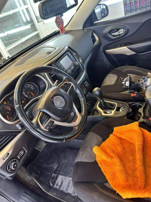 جيب بزون 2018 حادثهه جاملغ وبنيد وبيهه مكانات صبغ سعرها 110
للتواصل ***********
