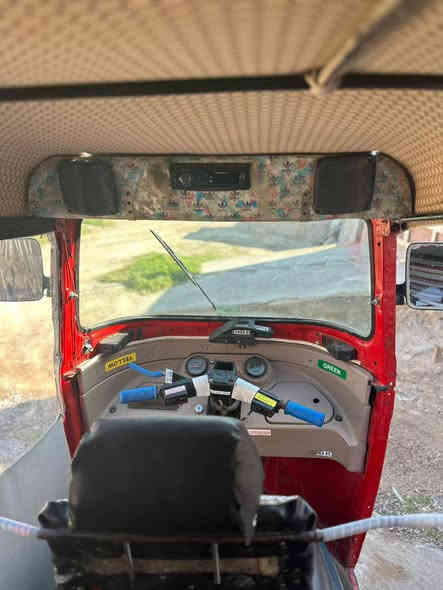 السلام عليكم
تكتك موديل 2017 

مكينة مال 20 

اوراق المصطفى 

السعر  مليونين ونص وبيهة مجال قليل 

مكان ديالى شهربان 

اتصال *********** /مامتواجد عل نت
