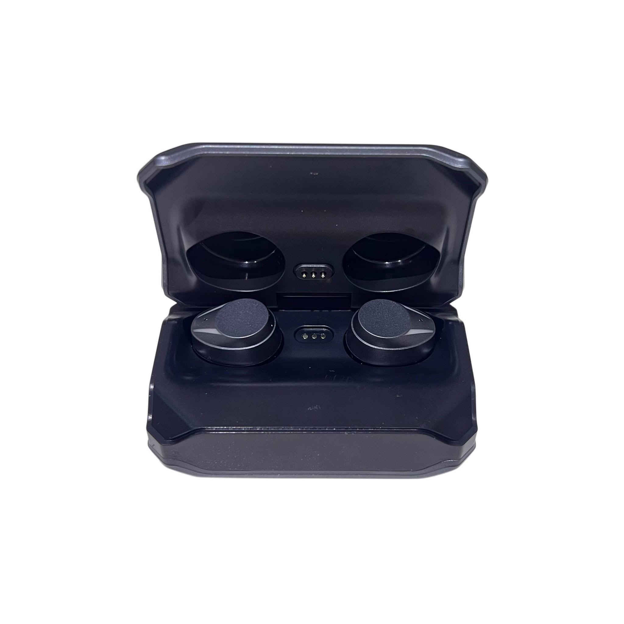 سماعة أذن لاسلكية M41 Hi-Fi Bluetooth V5.3 مع شاشة عرض رقمية ثلاثية

• سماعة أذن لاسلكية True Wireless بتصميم مدمج مع علبة شحن مزودة بشاشة عرض رقمية ثلاثية لعرض حالة البطارية.

• تدعم اتصال Bluetooth V5.3 للاقتران مع الأجهزة المتوافقة.

• مزودة بوحدة صوت (Moving Coil) مقاس 8 مم.

• تدعم التحكم باللمس (Fingerprint Touch).

• تدعم المساعد الصوتي Siri Voice Call.

• مدى اتصال لاسلكي يصل إلى 10 أمتار في الظروف المناسبة للاستخدام.

• وقت تشغيل للموسيقى يصل إلى حوالي 5 ساعات لكل شحنة للسماعات.

• الموديل: M41
• النوع: True Wireless Headset
• إصدار البلوتوث: V5.3
• شاشة العرض: Three-Screen Digital Display
• حجم وحدة الصوت: 8 مم (Moving Coil Unit)
• مدى الإرسال: 10 متر
• وقت الشحن: حوالي ساعتين
• وقت الاستعداد: 280 ساعة
• تشغيل الموسيقى: حوالي 5 ساعات (Earbuds)
• ملفات الاتصال المدعومة: A2DP / HFP / HSP / AVRCP
• جهد الإدخال: 5V ⎓ 1A
• جهد الإخراج: 5V ⎓ 1A

محتويات العلبة:
• سماعتا أذن لاسلكيتان M41
• علبة شحن
• دليل الاستخدام
سعره 15 الف 💸


**إذا كنت صاحب هذا الإعلان وتريد حذفه لأي سبب، رجاءا أرسل رسالة إلى الدعم الفني**
