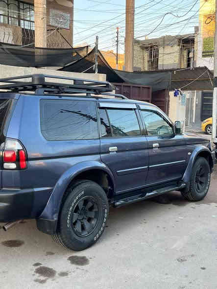 سلام عليكم
متسوبيشي ناتيفيا 2008
.مكينة 3000 لبلادي 
.رقم بغداد الدولي الجديد بأسمي 
.السيارة بدون حادث وبدون صبغ
بيها فقط بارد بلجاملغ الأمامي 
.وصفحة السايق جاردة موضح بلصور
.لوكير شغال دفع رباعي وخلفي  
.تبريد ثلج وتدفئة 
.عليها إدامة 
.صدر امامي جديد 
.وعليها سيباية وتخم تاير 
.وتخم إضافي جبلي وية السيارة  
 .شاشة أندرويد وإنارة داخلية 

.نقصها خلل بلنمرة الأولى بالكير 
وصدر خلفي
.سعرها 87 وبيها مجال بسيط 
.مكاني بغداد الغزالية او الكرادة 
***********
