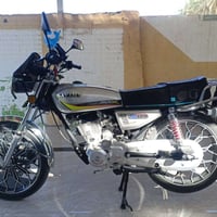 سيفان 2024 • بأوراق • الرمادي