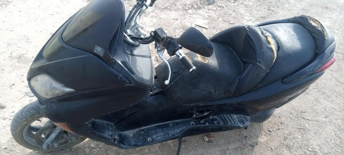 سلام عليكم فورزه 08لبيع دراجه شقاله مابيه أي إشي شقل بصمه وروح أبيه تجي شوفه بعينك أبس شويه كفراته تعبان أبيعه كومه حديد بغداد النهروان وتساب ***********
