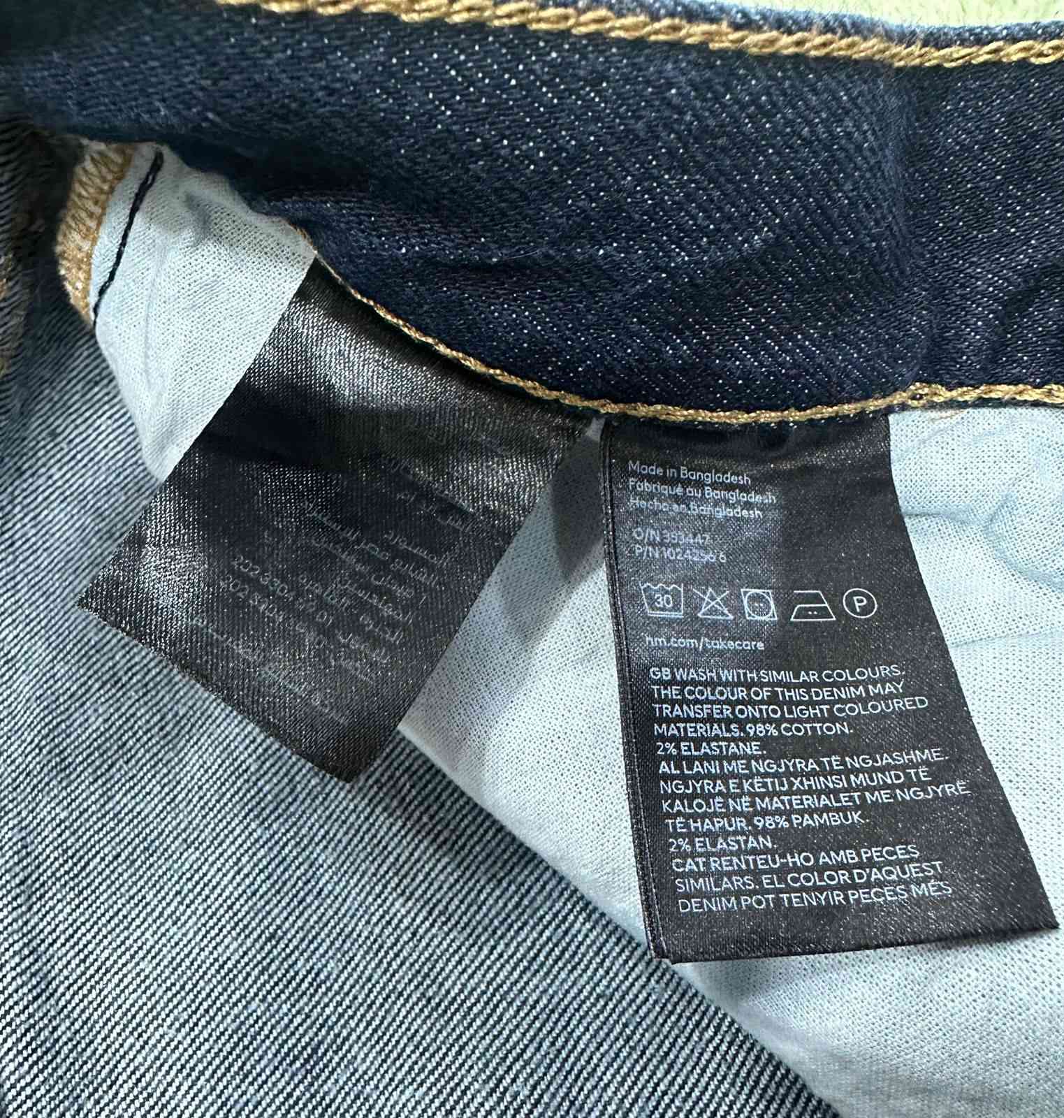 بنطرون  H&M 
قياس 36
الطول 107
الحجل 17
السعر 25


**إذا كنت صاحب هذا الإعلان وتريد حذفه لأي سبب، رجاءا أرسل رسالة إلى الدعم الفني**