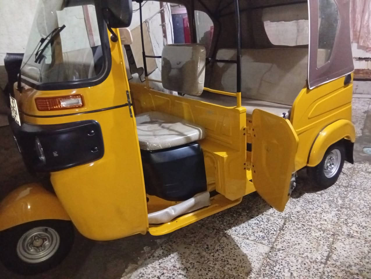 سلام عليكم متاح تكتك ٢٢رقم وسنويه مكفوله كفاله عامه بس زنجيل مبدل مكان ميسان ابو رمانه ستفسار ***********لمو شراي لا يتعبنه
