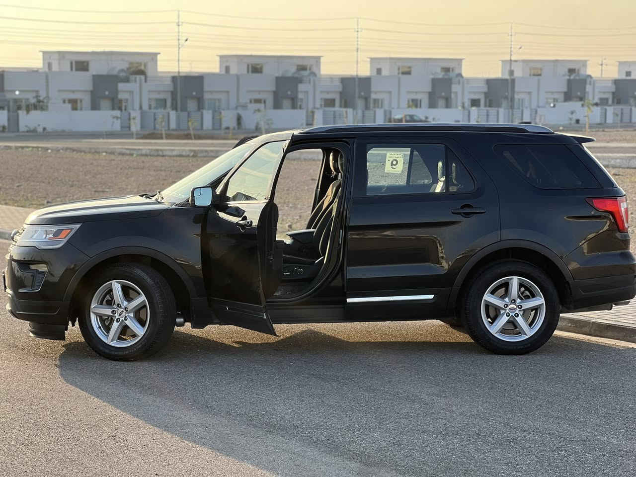 سلام علیکم 
فورد اکسبلورر ٢٠١٨ مواصفات XLT رقم کرکوک باسمی مابیە صبخ کلیر بس شویە بیهە بارد بل ورە بجم کبس کیر و محرک بشرط کلە جاهز مابیە عیب تایرات جدید باتری جدید صدر جدید سیرفس عام ایرباکات سلیم بلادی  

سعر : ٢٠٥ بیە مجال مکان کلار

***********
