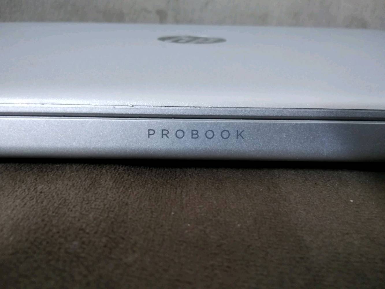 للبيع لابتوب hp معالج كور اي 5 جيل ثامن قياس 15.6 
رام 16 هارد 256 SSD 
كرت شاشة داخلي 4 غيغا 
بعده شبه جديد بطارية من ساعتين لل 3 ساعات تشغيل سعره 280 الف8
المكان بغداد - المنصور