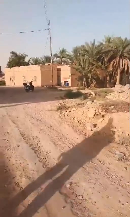 قطعة ارض زراعيه غير مشجره طابو صرف مساحتها 1300 متر مربع (الطول ٥٦متر و العرض ٢٣متر ) الموقع  حي البكر  تبعد عن الشارع التبليط حوالي 25 متر مقابل اسواق  غزوان حامد ارديعان
ملاحظه (الارض نظيفه ومدفونه)  للاستفسار الاتصال *********** ابو داود
