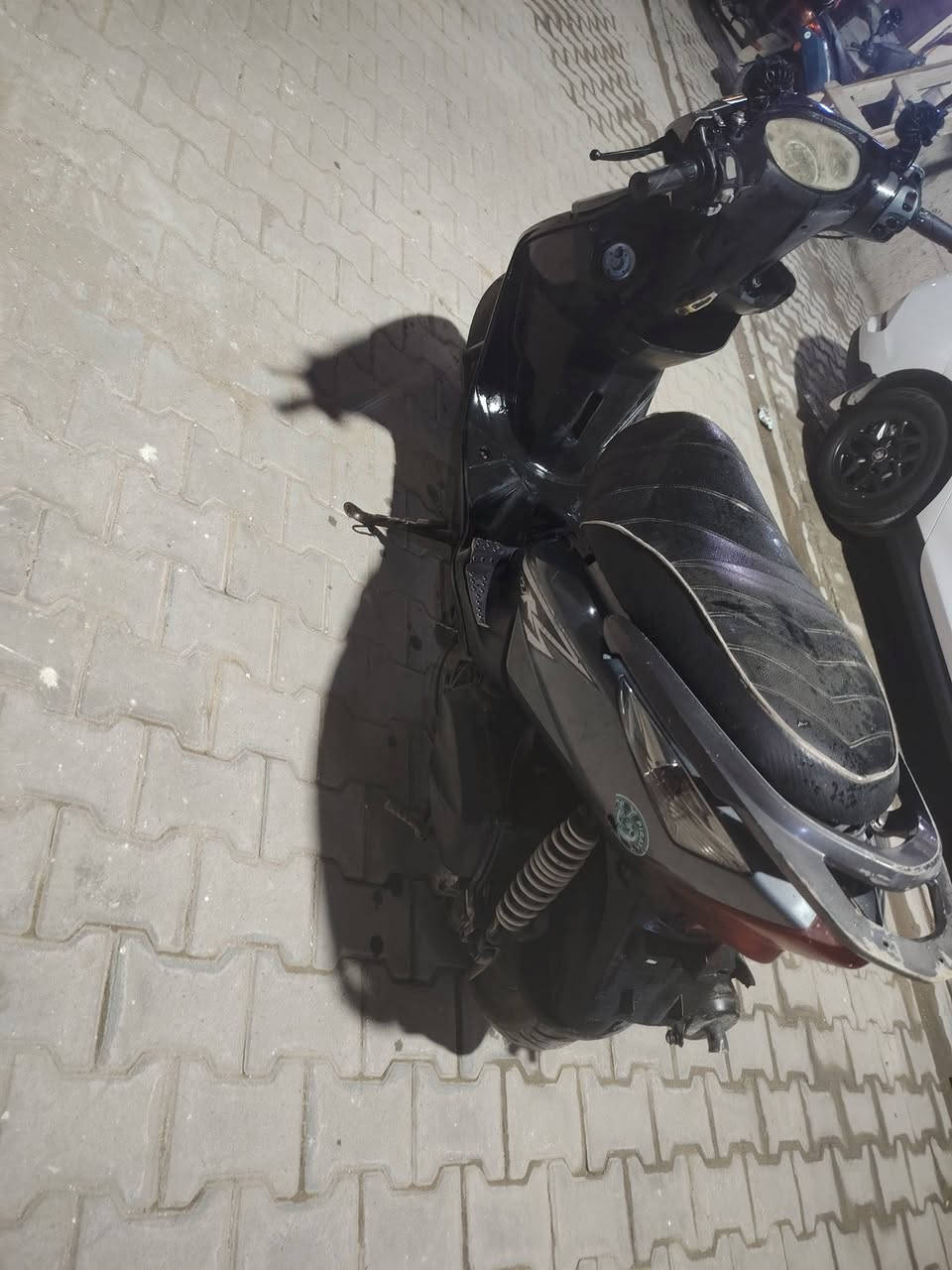 السلام عليكم ثعلب جي تي ار للبيع كامله منقصه شي ابددد كهربايات كله شغاله سلف هندر حلوه الدراجه خير من الله سعره 400 وبيه مجال للطيبين مكاني حي تونس رقمي ***********
