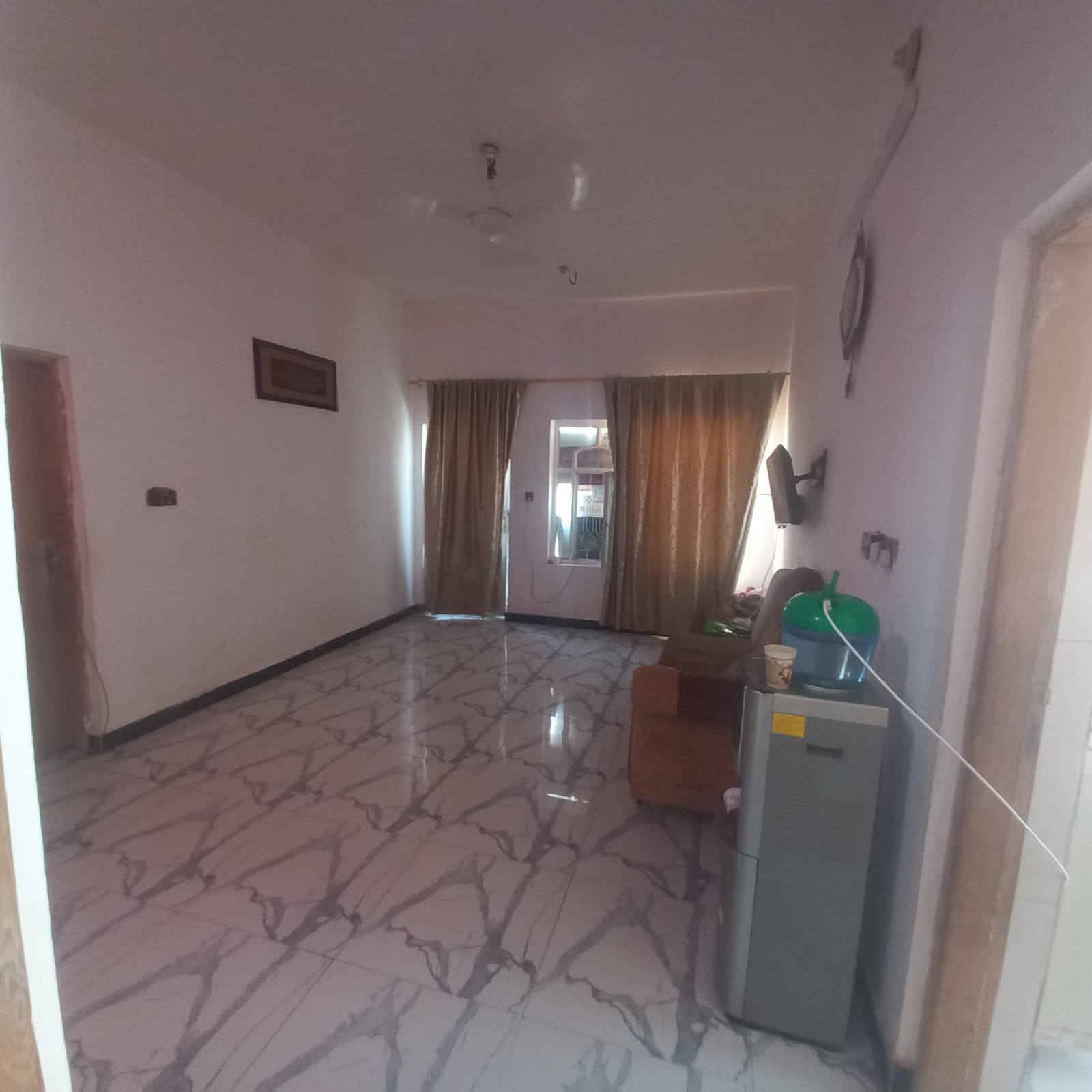 السلام عليكم يعلن عقارات الرحمن ومقاولات العامه وترميم البيوت
بيوت للبيع هاذا البيت صوره بل منشور 
بيت للبيع طابو زراعي سند 25تحويل ثاني يوم 
مساحه البيت 330متر في ورديه خارج 100متر عن شارع العام 2غرف مع استقبال 12متر مطبخ 4في 5مع هول 10متر مجمع صحيات داخليه وخارجيه وداير ماداير البيت ممر 2متر  سعره 80وبيه مجال 

ويوجد بيت في ابو غرق طابو صرف 150متر طابقين 3غرف في حي المرتضى سعره 100

يوجد بيت في اكريطعه طابقين 4غرف 100مربع سعره 45

يوجد بيت في كريطعه 170متر سعره 65

يوجد بيت على طريق ياحسين 150متر سعره 45

يوجد دخول مفرك عنانه اول كنطره 100مربع جديد سعره 50

يوجد بيت 3طوابق قرب الاعاب المدهش 210 سعره 230

يوجد بيت في ابو خستاوي جديد 200متر سعره 90

مكتب عقارات الرحمن احمد المعموري ***********
