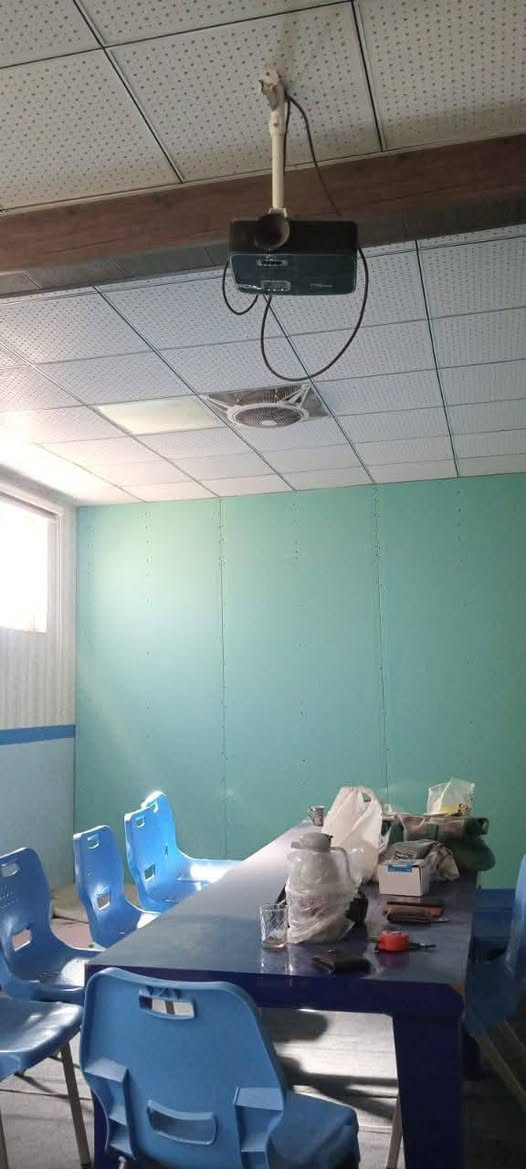 سلام عليكم متفرغين خلف خلفة سقوف ثانية وجداران وجبس بورد وخلفة صبغ غرف و واجهيات شغل دراجة اولى بسعار مناسبة والي ماعده يشلع عيونه العمل داخل احياء النجف والنواحي اي استفسار خاص او واتساب *********** وشكراً لكم
