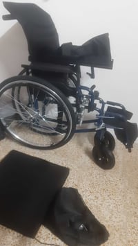 كرسي • جديدة • قابلة للطي