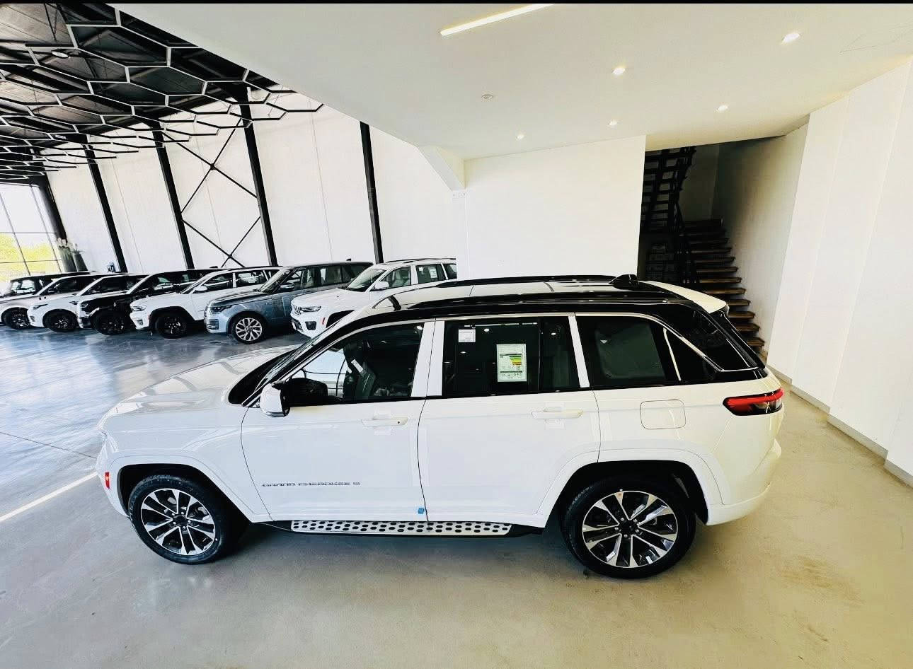 السلام عليكم زبائننا ومتابعينا الاعزاء جيب كراند شيروكي فئه الاوفر لاند (OVERLAND) (Two colors ) موديل 2024 تو كلر الجديدة كليا ماشية الفين ميل اعلى مواصفات خليجية وكالة هارلم 5 راكب محرك 3600 ضمان 3 سنوات او 60 الف مغلفة تغليف كامل من هي زيرو بتغليف ال 👈 PPF 👉 والتغليف بي ضمان 10 سنوات والسياره بعدها علوكالة مكفولة كفالة عامة كما موضح أدناه :
المواصفات فول 1/1 
توقف ذاتي رادارات جانبية وخلفية ورادار امامي 5 كامرات مع كامرة ليلية ونظام المنطقة العمياء فور ويل درايف
جكات امامية وخلفية
تدفئة وتبريد الكشنات ستيرن تدفئة
وداخل جلد الاسود الملكي المرغوب بصمة وتشغيل عن بعد 
وبانوراما وحساسات داتا شو مقاعد امامية تدليك وبقية المواصفات المعروفة : 
(1) مرقم بغداد الدولي الجديد
(2) الكبات والارضيات وعدة الاسعافات الاولية بعدهن ممستعملات مع باقي الملحقات 
(3) السيارة خاصعة للفحص والسونار من قبل مركز بدي كار يعني بيها تقرير شامل من ناحيه الصبغ والبارد والتبديل والكيلو متر والعقول والگير والمحرك وباقي التفاصيل 
(4) السيارة ام الضمان وخاضعة لشركة هارلم 
للاستفسار الاتصال
***********
***********
***********
رقم الادارة
***********
او زيارتنا بغداد معارض البياع معرض حيدر سيدار البياع الشارع الاول شارع الوكالات وتحياتنا للجميع .
