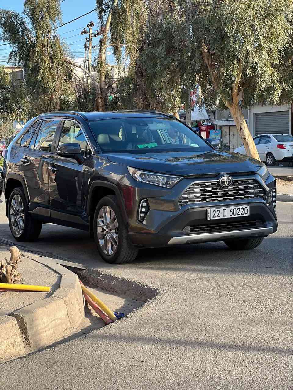 السلام عليكم 
راف فور 2019 وارد امريكي 
حادثه نص بوند فقط ولبقيه كفاله عامه 
السياره لمتد فول مواصفات 
رقم اربيل شرط التحويل 
شراي انتصل وتدلل 
*********** موصل, نينوى
