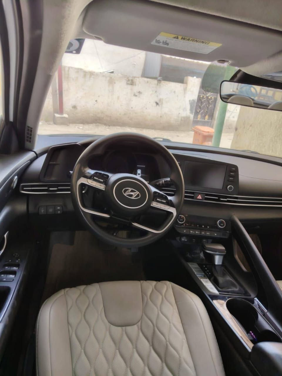 السلام عليكم من رخصه الأدمن النتره موديل ٢٠٢٢ وارد امريكي هايبرد حادث جاملغ وبنيد و٣ قطع كلير من امريكا بدون دواخل شاصي ولغد مكفوله كير محرك تبريد حداديه وتايرات جديدء العنوان بابل محاويل السعر ١٣٨ وبيه مجال قليل رقم الموبايل ***********
