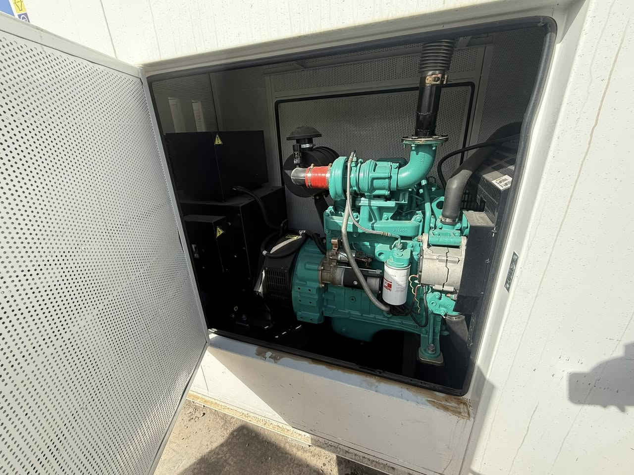 السلام عليكم
كمنز 4 سلندر. سوبر 
60kva 
ساعات العمل. زيرو 
نظام اوتو حمايه فول اوتماتيك
وضع بلاد شركة  
أربيل صناعه جنوبيه 
نظام اوتو حمايه فول اوتماتيك
وضع بلاد شركة  
🚚يوجد توصيل الى جميع المحافظات وبضمان🚚
🚚كياندن هةية بو هةموو شاركان بةكرينتى🚚
 للاستفسار:
 ابو علي 
***********
***********
***********
