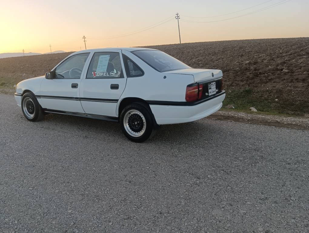 بەناووی خودای گەوورە ئۆپڵ ڤکترا بێ بۆیاخ بێلدراوو تەحوول ئەسڵی ڕقم کەرکووک سەنەووی وەکالە  بەشرتی حاسبە ئەوەلیات خاوەنی مەجوودە سەیارەکە زۆرجوانە دانسقەیە  مۆدێل1993مەکینە20 ئۆتۆماتیک گێڕوو مەکینە بەشرت دەفیتەر زۆر تندوو تۆڵە چوار تایەوویل تازە پاتری تازە کامل کارە بای لە سەرشەرکە زۆر پاکە ماڵی دۆستە سعری 32کەمێک مامەڵە گەرمشتەریت تێل *********** دار بنديهكان, السليمانية
