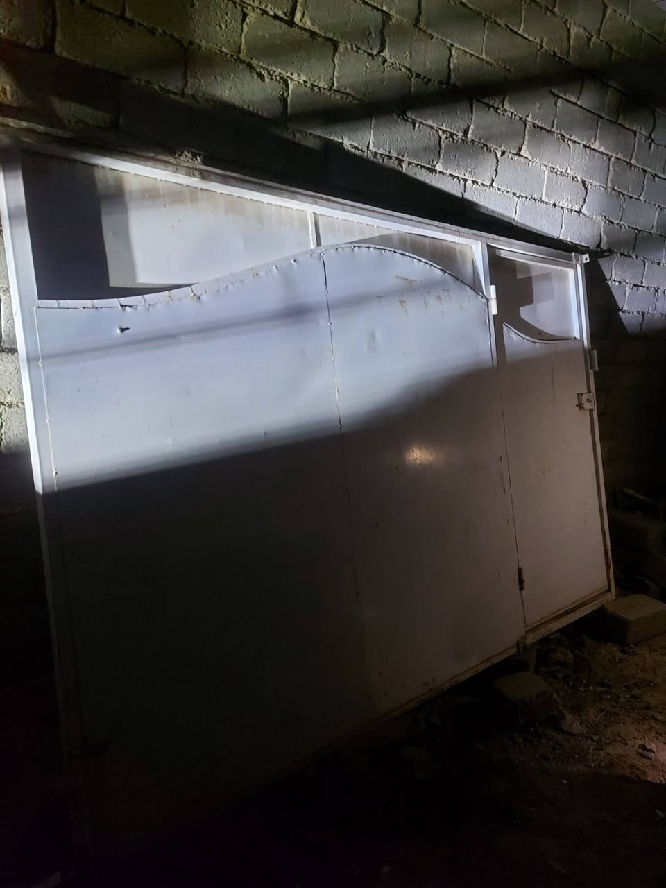 سلام عليكم باب سلايت عرض ٣ او ارتفاع ٢ السعر ٢٠٠ أوبي مجال ***********
