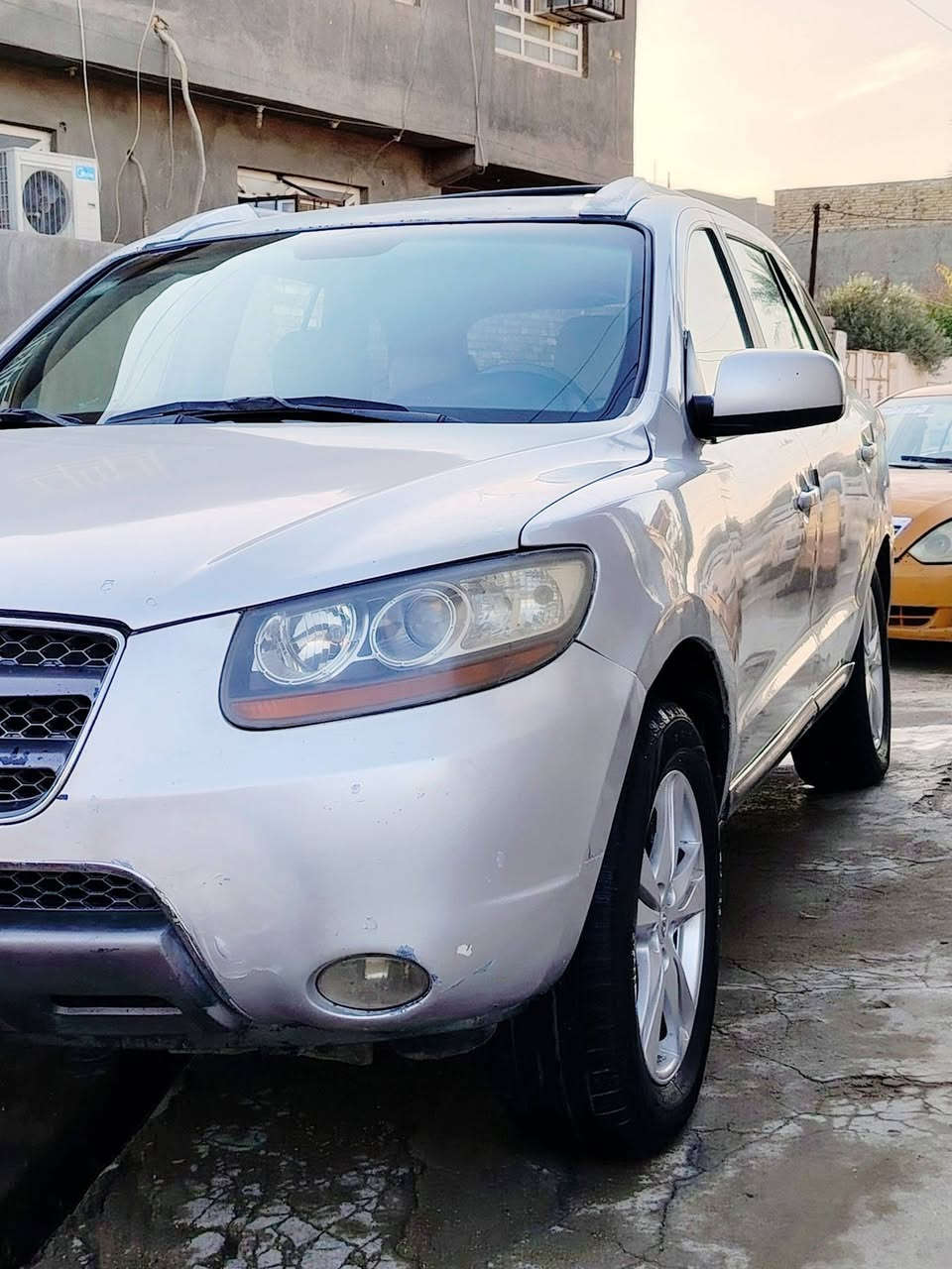 السلام عليكم سيارة ٢٠٠٧هونداي سنتافيا مصبوغه حزام حادث امريكا بالجنطه مكينه ٦سلندر٧ راكب تحويل مباشر سعر ٩٨ بيها مجال مكان حله مركز مدينه رقم موبايل ***********
