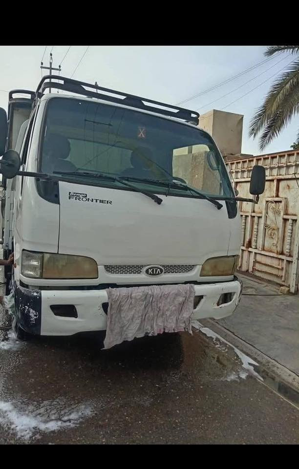 السلام عليكم سيارة للبيع 2004 فحل فنتيره نضيفه مابيها نقص برغي تخم تاير جديد مال جناي ورايدها بدفتر وبيها مجال المكان النجف الإشراف للشراي للأتصال والاستفسار ***********
