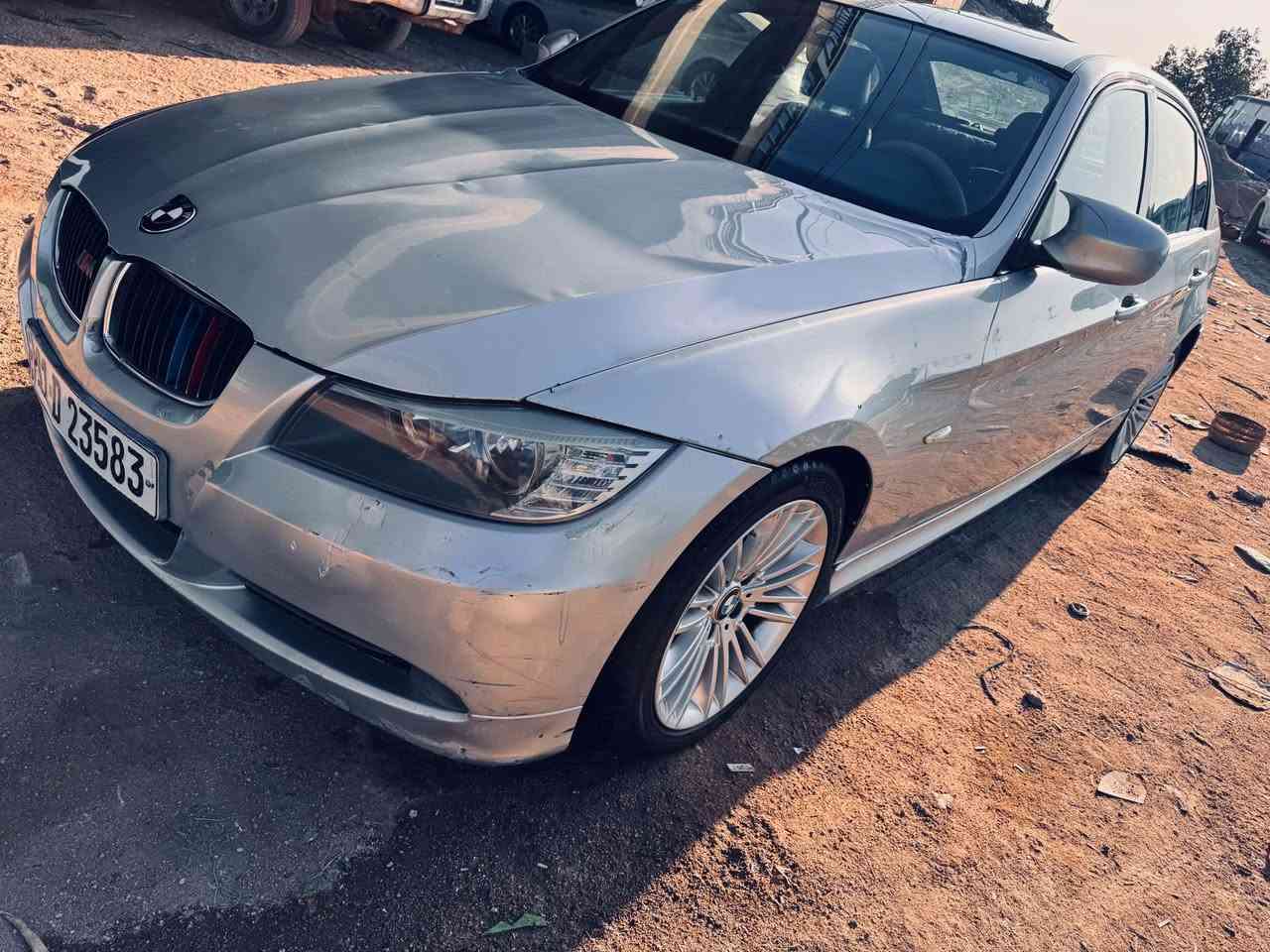 للبيع اومراوس E90 
2009 محدثة 2011 
‏V6 مسكر n52 
نوزل قصير 
فتحة سقف 
ماشية
كشن كهرابا تكمات فول مواصفات بصمتين
وارد امريكي  ضربتها جاملغ السائق لباقي كفاله من صبق وضربه 
شادلها
تايرات اثنين
واتربم
راديتر
فيتبم ومصفى
هيدلايت الامامي جديد

فالفوترونيك
تخم بلكات
تخم مجاول
اكسل
مشط ستيرن
دبة ماي
ولف حماوة
جاينات الماي كلها بدلتها
دسكات
حساسات ABS
ضاغطة قايش
باتري جديد
لايت زنون
لاجكتور زنون
سعر 77بيع مستعجل شراي يتصل
***********بصره كرمة علي البصرة, العراق
