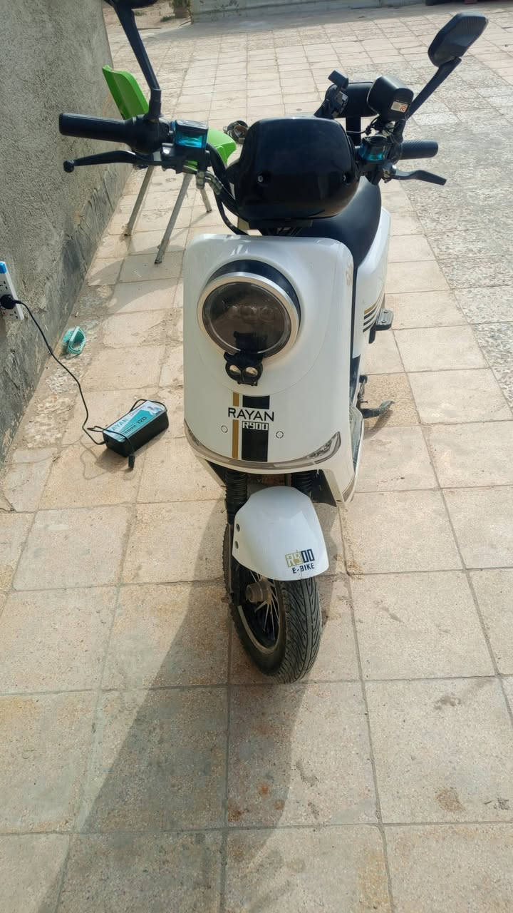 ار 900 بطاريات 5 كهربايات كله شقاله سعر ب500 البصره كرمت علي رقم لهاتف ***********
